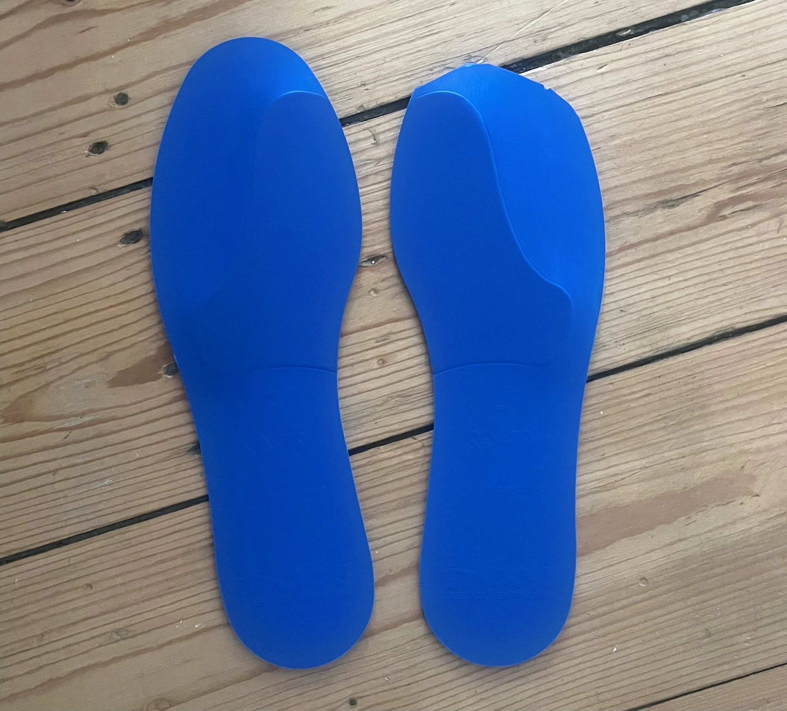 DOC-H Einlegesohle im Original und für einen Barfußschuh zugeschnitten